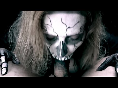 ❤️ Ragazza demone che succhia il cazzo con la sua bocca nera e ingoia lo sperma ️ Super pornoal it.xxxbunker.ru