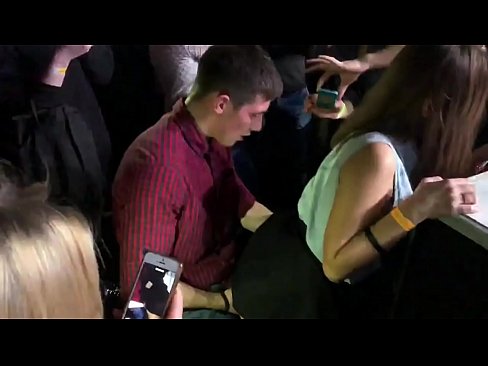 ❤️ Sesso reale in un nightclub russo. Ragazza russa di 18 anni nell'ano e nella vagina scopata in un nightclub ️ Super pornoal it.xxxbunker.ru